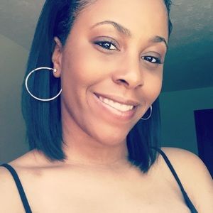 Meet your Posher, D’nia